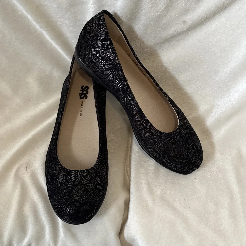 SAS Scenic ballet flats Black Lace Print Sz 8w